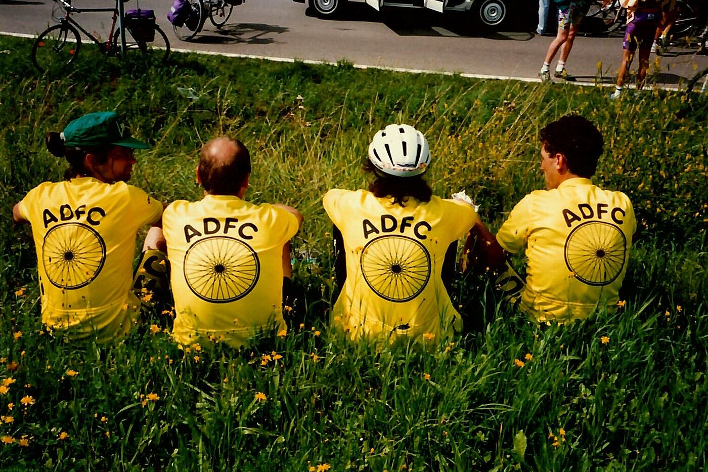 Verdiente Pause des ADFC-Teams während der 1. BR-Radltour Verdiente Pause des ADFC-Teams während der 1. BR-Radltour
