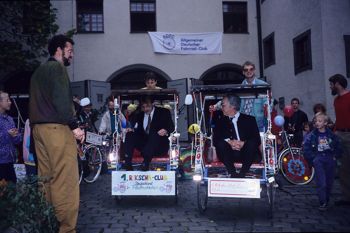 Auch vor 35 Jahren waren in Bayern Rikschas im Einsatz Auch vor 35 Jahren waren in Bayern Rikschas im Einsatz