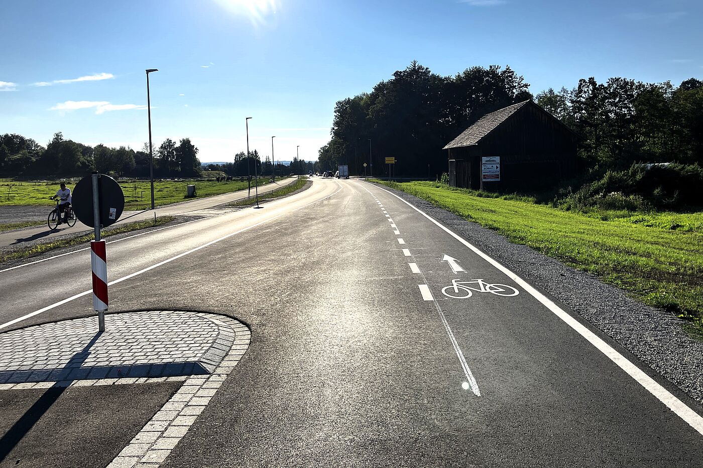 Schutzstreifen am Ortseingan