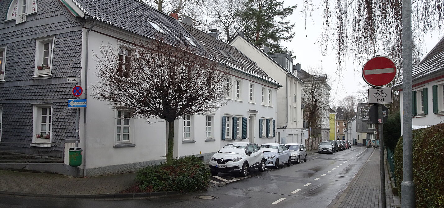 Fahrradfahrende dürfen in der Lutterbecker Straße entgegen der Einbahnstraßenregelung fahren.