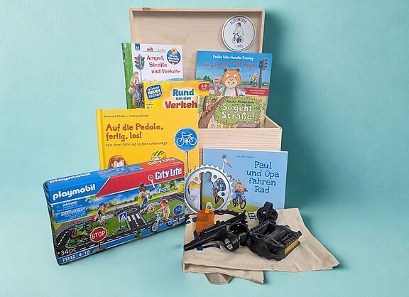 ADFC SH-"Flitzekiste" - von Playmobil bis Fahrradteile-Tastspiel